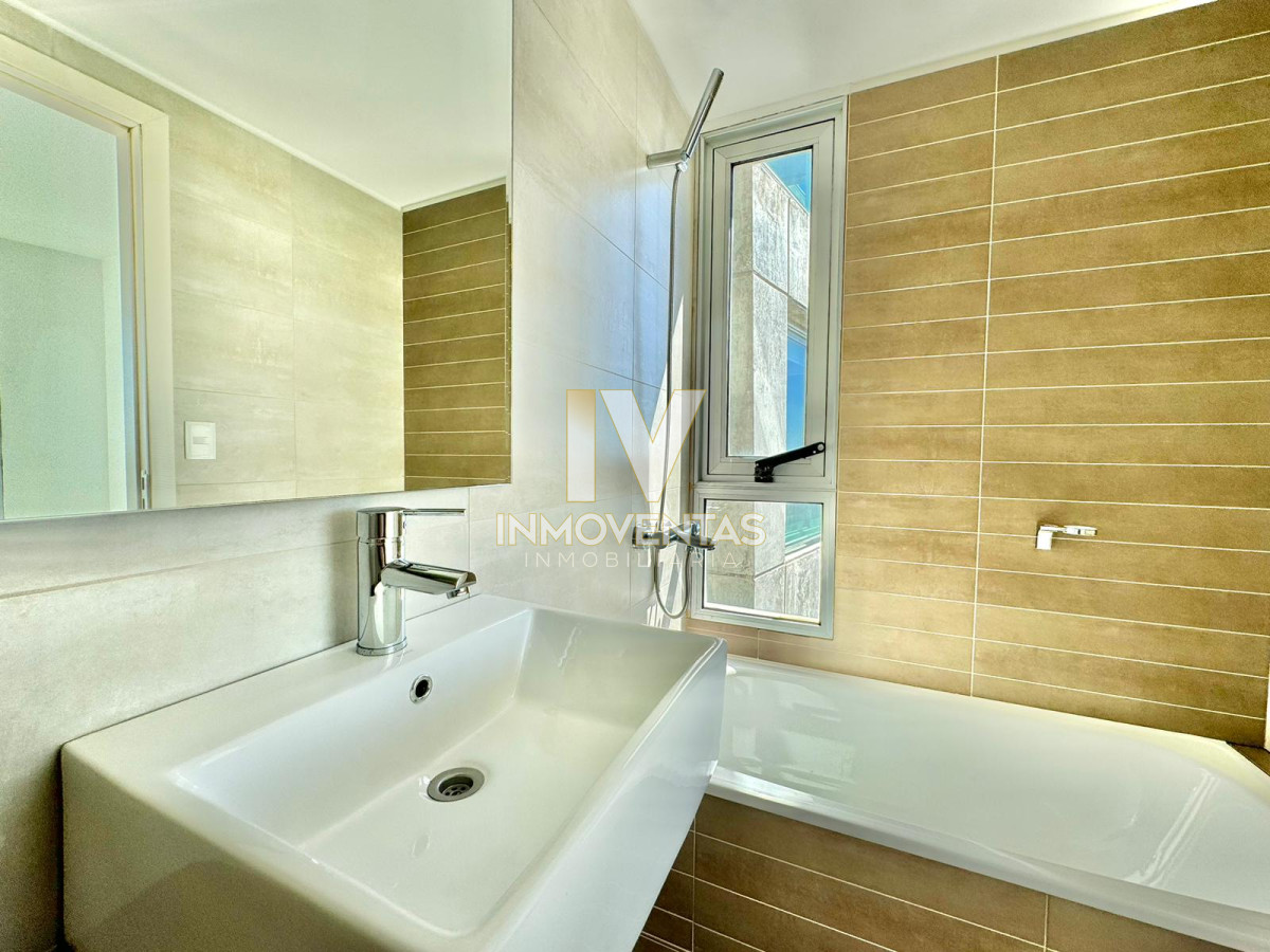 Apartamento ID.4455 - Apartamento de tres dormitorios en venta en Roosevelt, Punta del Este