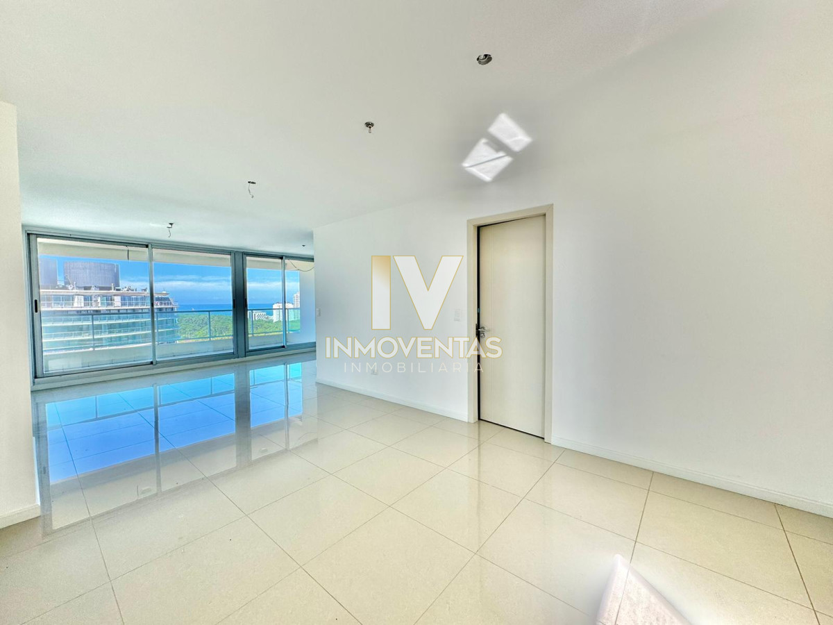 Apartamento ID.4454 - Apartamento de tres dormitorios en venta en Roosevelt, Punta del Este