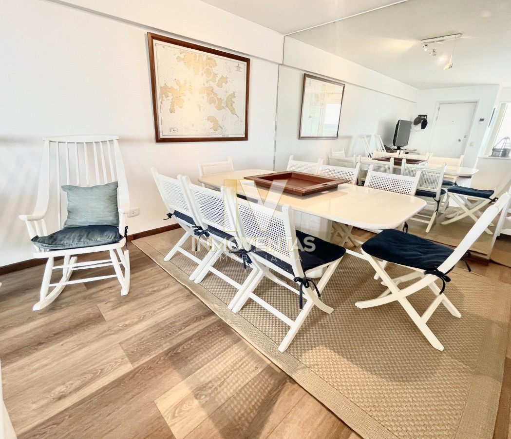 Apartamento ID.4559 - Fontemar Punta del Este Apartamento de 4 dormitorios con vista al puerto en venta