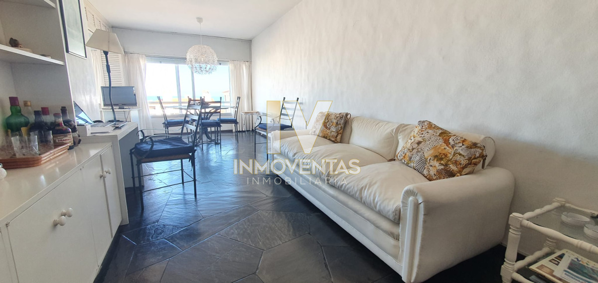Apartamento ID.4625 - Venta departamento dos dormitorios con garage Península Punta del Este