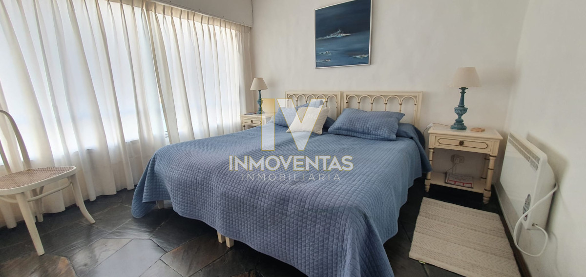 Apartamento ID.4625 - Venta departamento dos dormitorios con garage Península Punta del Este