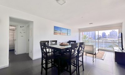 Apartamento en Venta de Tres Dormitorios en Peninsula