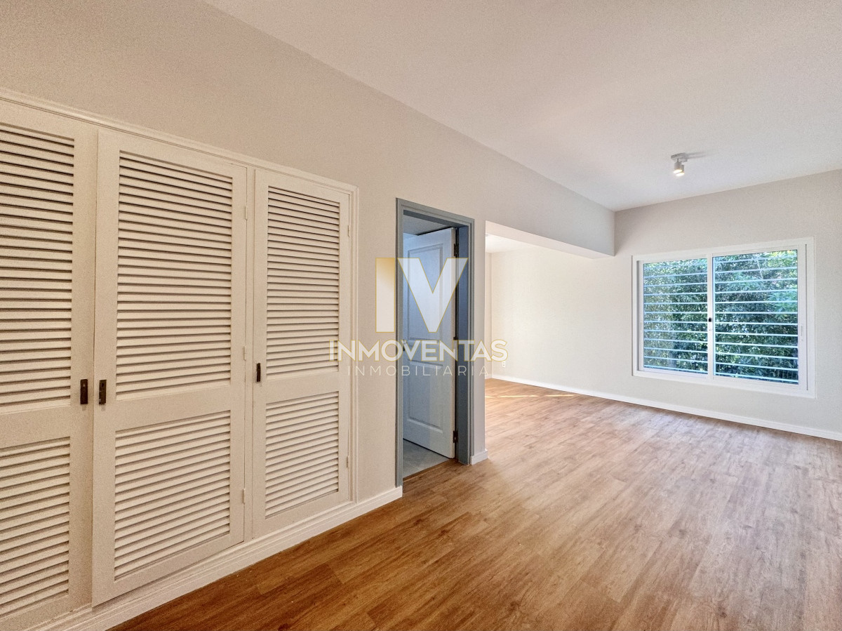 Casa ID.4716 - Casa de 4 dormitorios en venta en Península, Punta del Este.