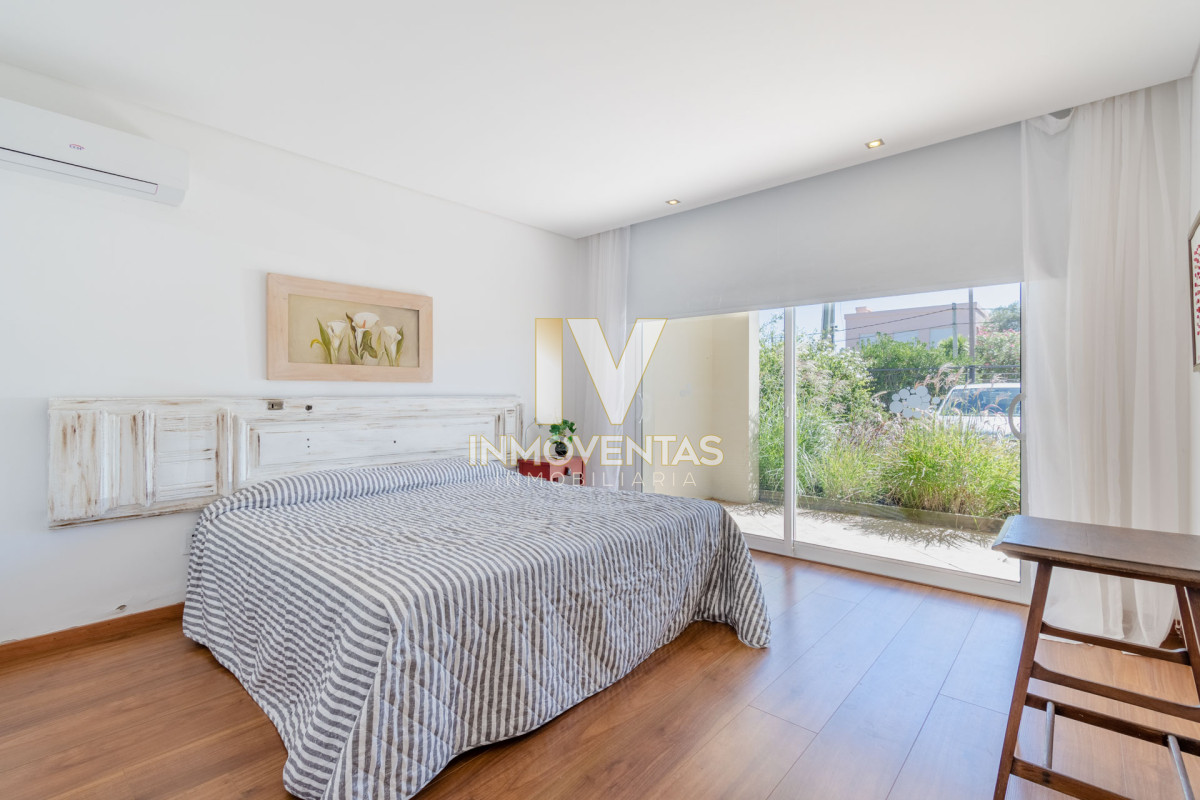 Casa ID.4713 - Casa en el Puerto de Punta del Este en Venta