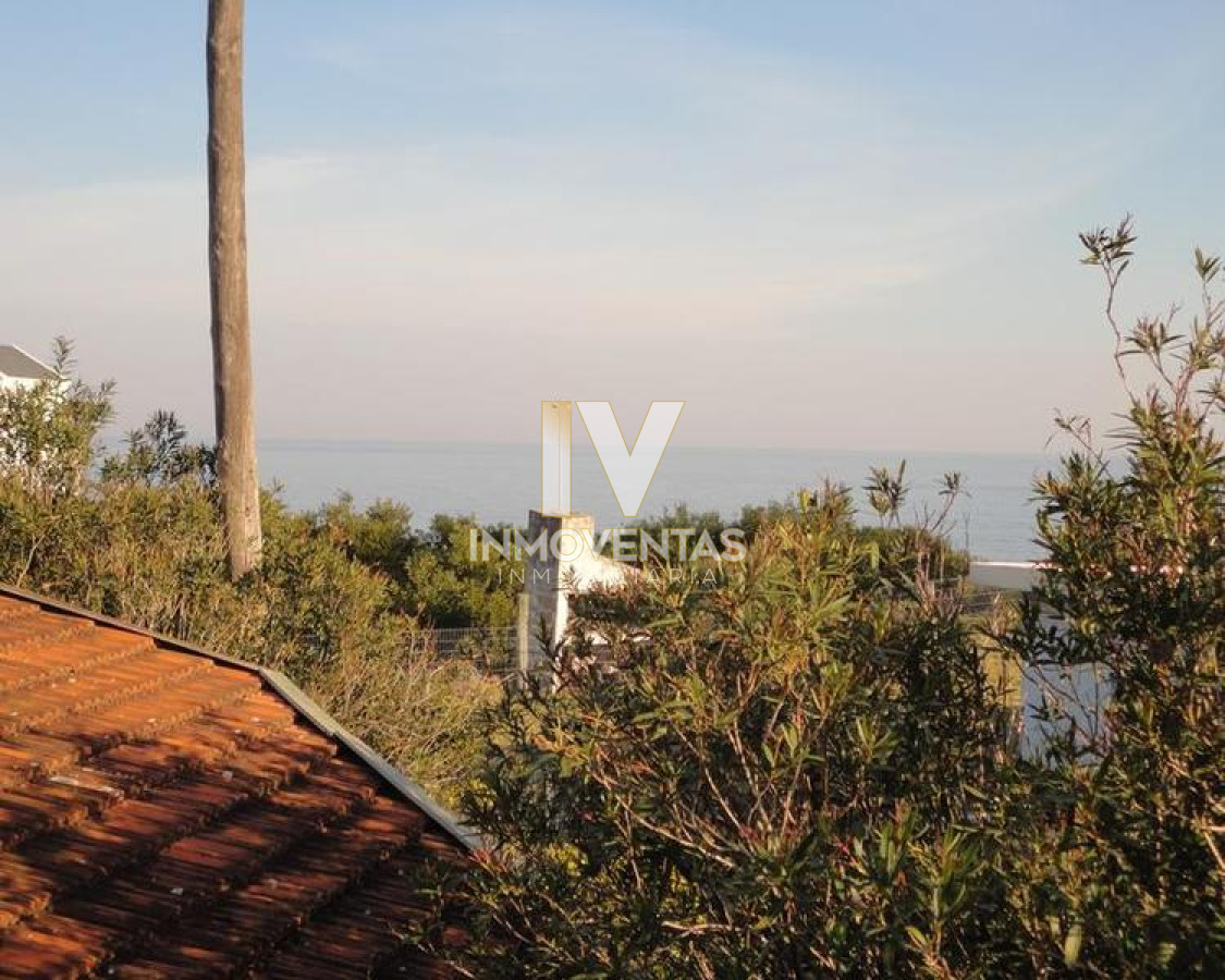 Casa ID.1309 - Venta y alquiler temporario de gran casa en Pinares a una cuadra de la Playa