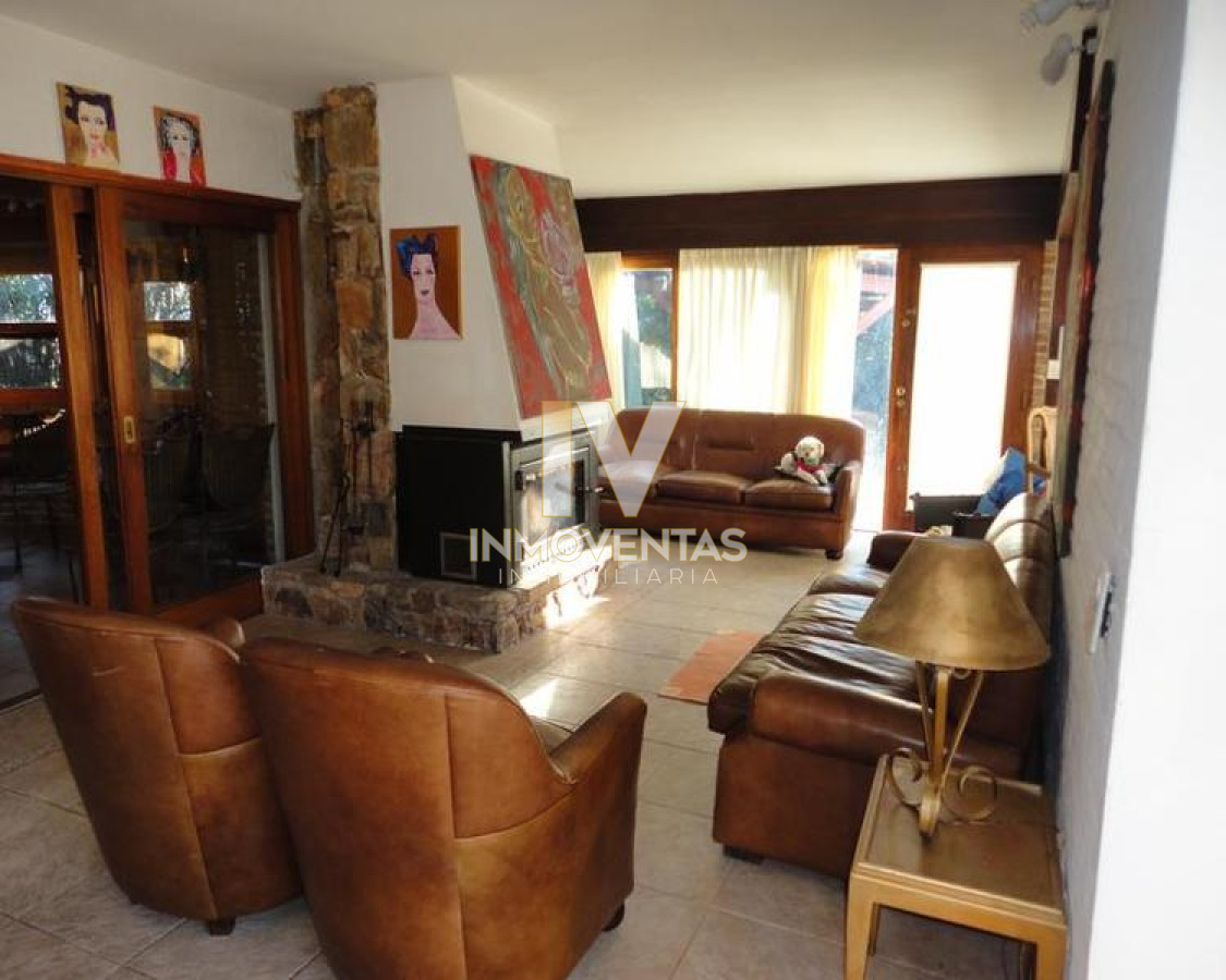 Casa ID.1309 - Venta y alquiler temporario de gran casa en Pinares a una cuadra de la Playa