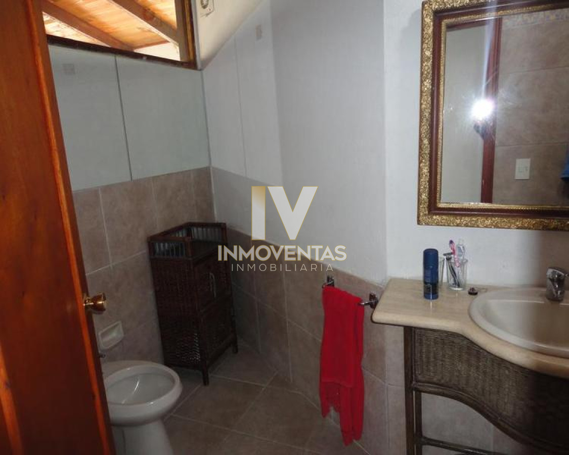 Casa ID.1309 - Venta y alquiler temporario de gran casa en Pinares a una cuadra de la Playa