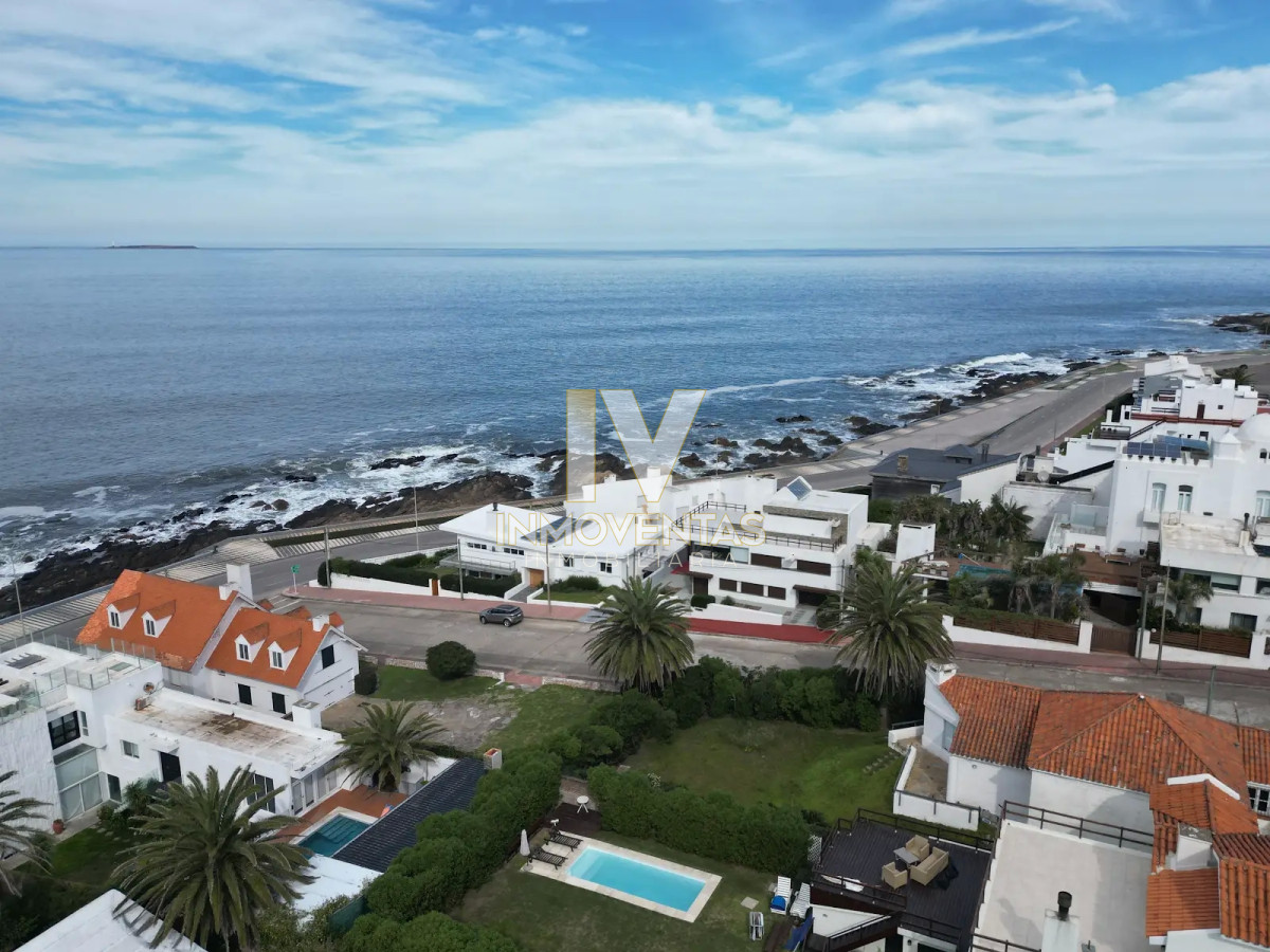 Casa ID.4716 - Casa de 4 dormitorios en venta en Península, Punta del Este.