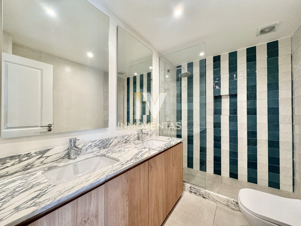 Casa ID.4716 - Casa de 4 dormitorios en venta en Península, Punta del Este.