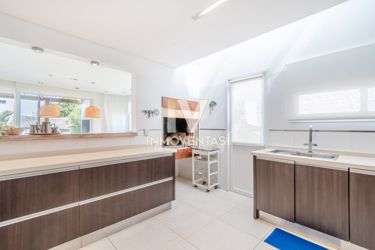 Casa ID.4713 - Casa en el Puerto de Punta del Este en Venta