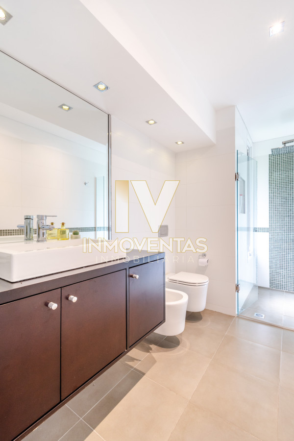 Casa ID.4713 - Casa en el Puerto de Punta del Este en Venta