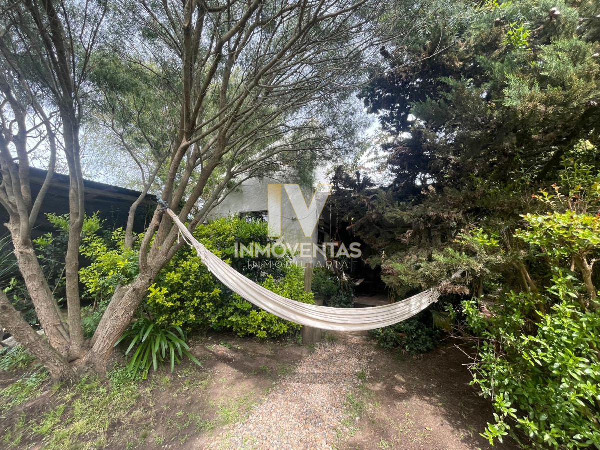 Casa ID.4653 - Casa en Balneario Buenos Aires con muy lindo jardín