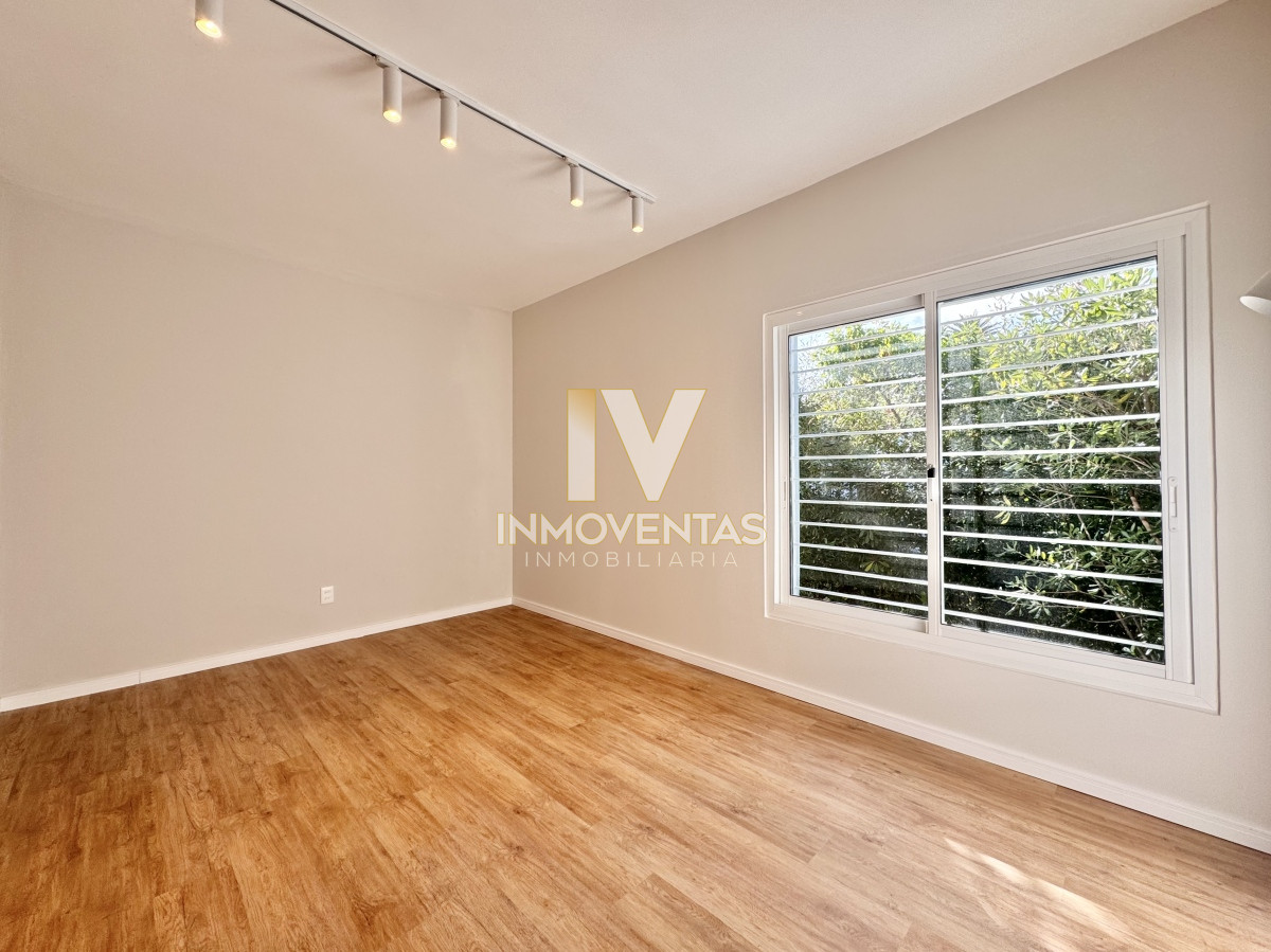 Casa ID.4716 - Casa de 4 dormitorios en venta en Península, Punta del Este.