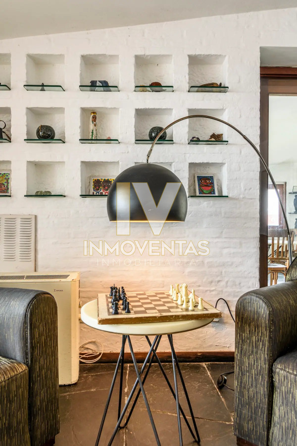 Casa ID.4714 - Casa de seis dormitorios en primera linea frente al mar en Península de Punta del Este