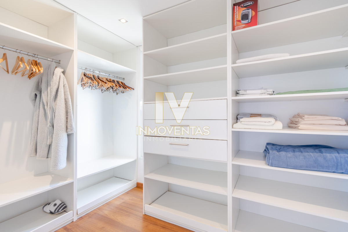 Casa ID.4713 - Casa en el Puerto de Punta del Este en Venta