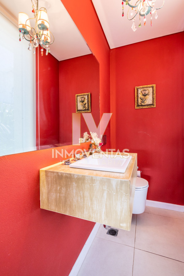 Casa ID.4713 - Casa en el Puerto de Punta del Este en Venta