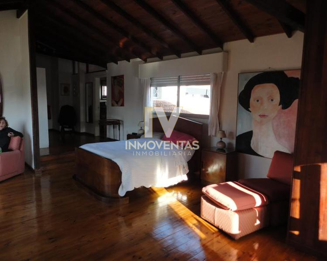Casa ID.1309 - Venta y alquiler temporario de gran casa en Pinares a una cuadra de la Playa