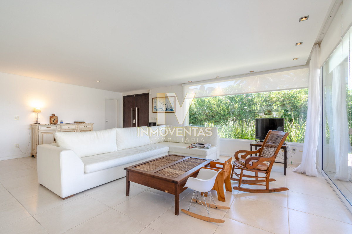 Casa ID.4713 - Casa en el Puerto de Punta del Este en Venta