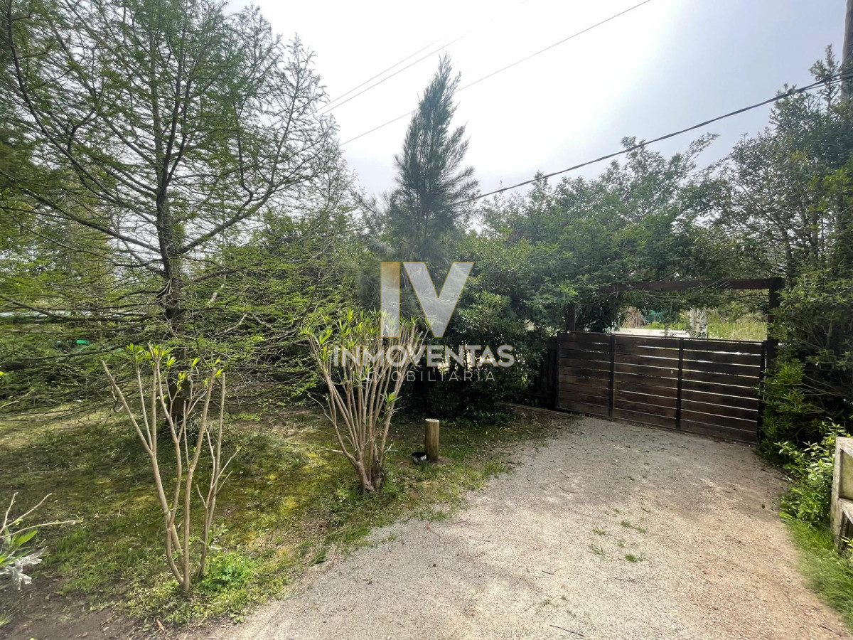 Casa ID.4653 - Casa en Balneario Buenos Aires con muy lindo jardín