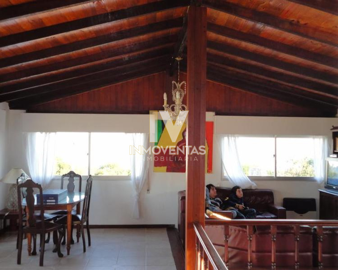 Casa ID.1309 - Venta y alquiler temporario de gran casa en Pinares a una cuadra de la Playa