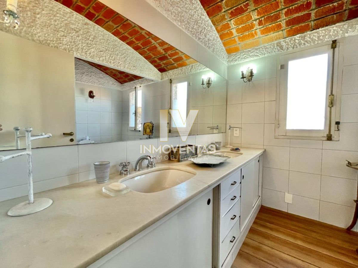 Casa ID.4715 - Casa en Faro de Punta del Este 