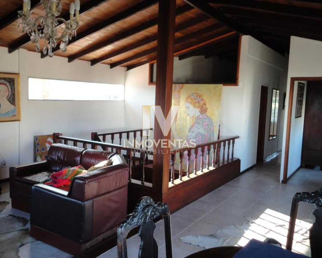 Casa ID.1309 - Venta y alquiler temporario de gran casa en Pinares a una cuadra de la Playa