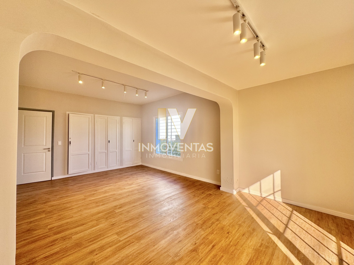 Casa ID.4716 - Casa de 4 dormitorios en venta en Península, Punta del Este.