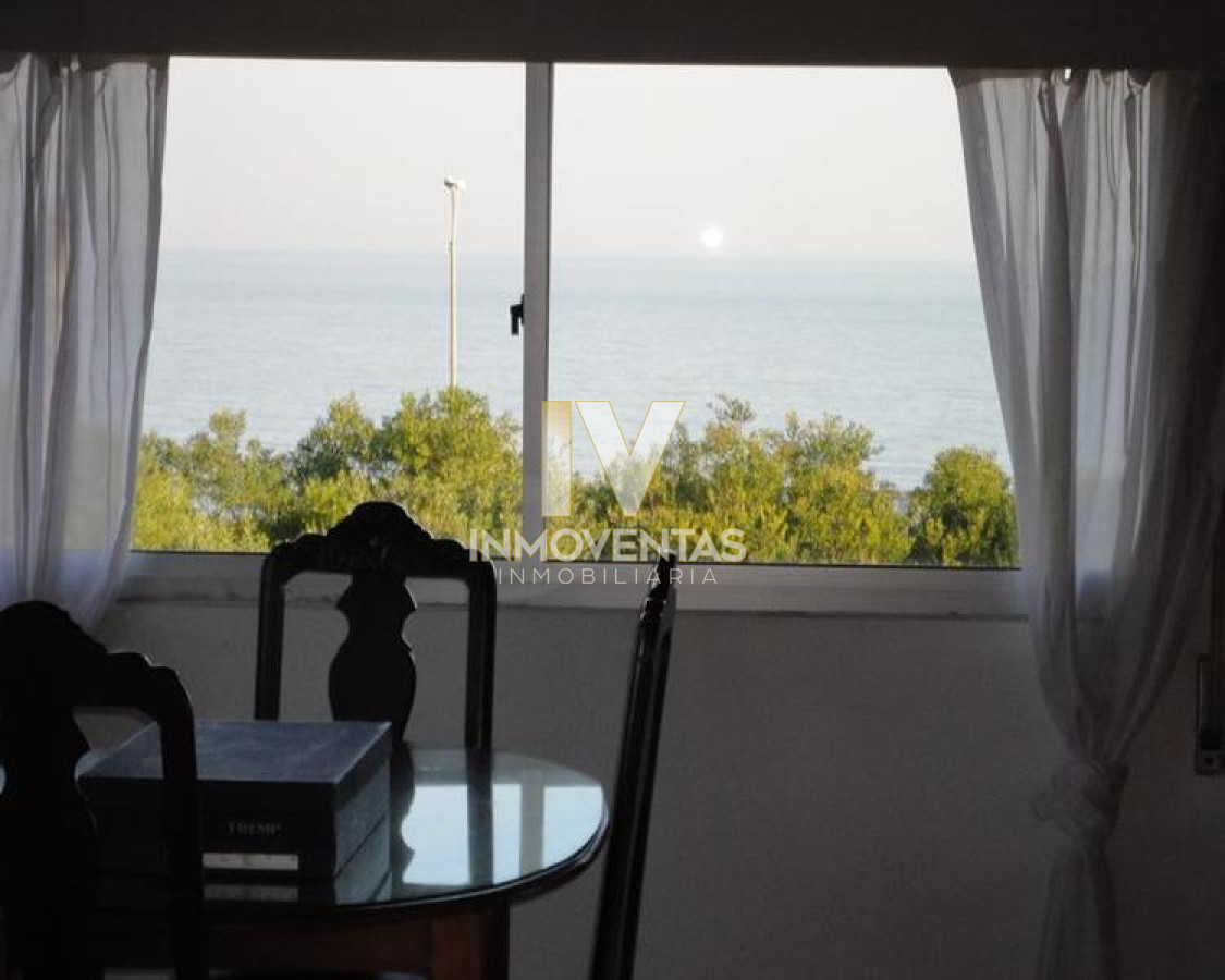 Casa ID.1309 - Venta y alquiler temporario de gran casa en Pinares a una cuadra de la Playa