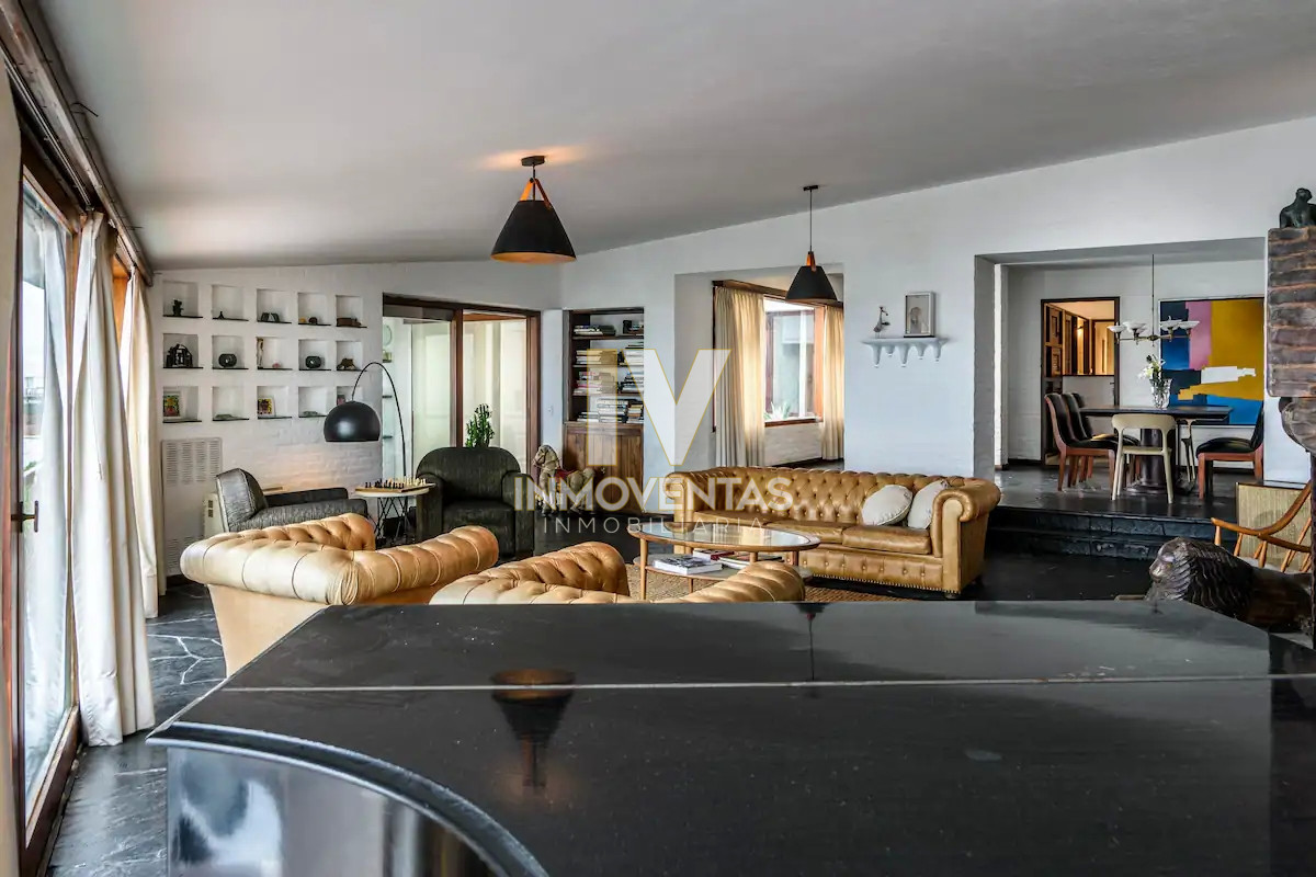 Casa ID.4714 - Casa de seis dormitorios en primera linea frente al mar en Península de Punta del Este