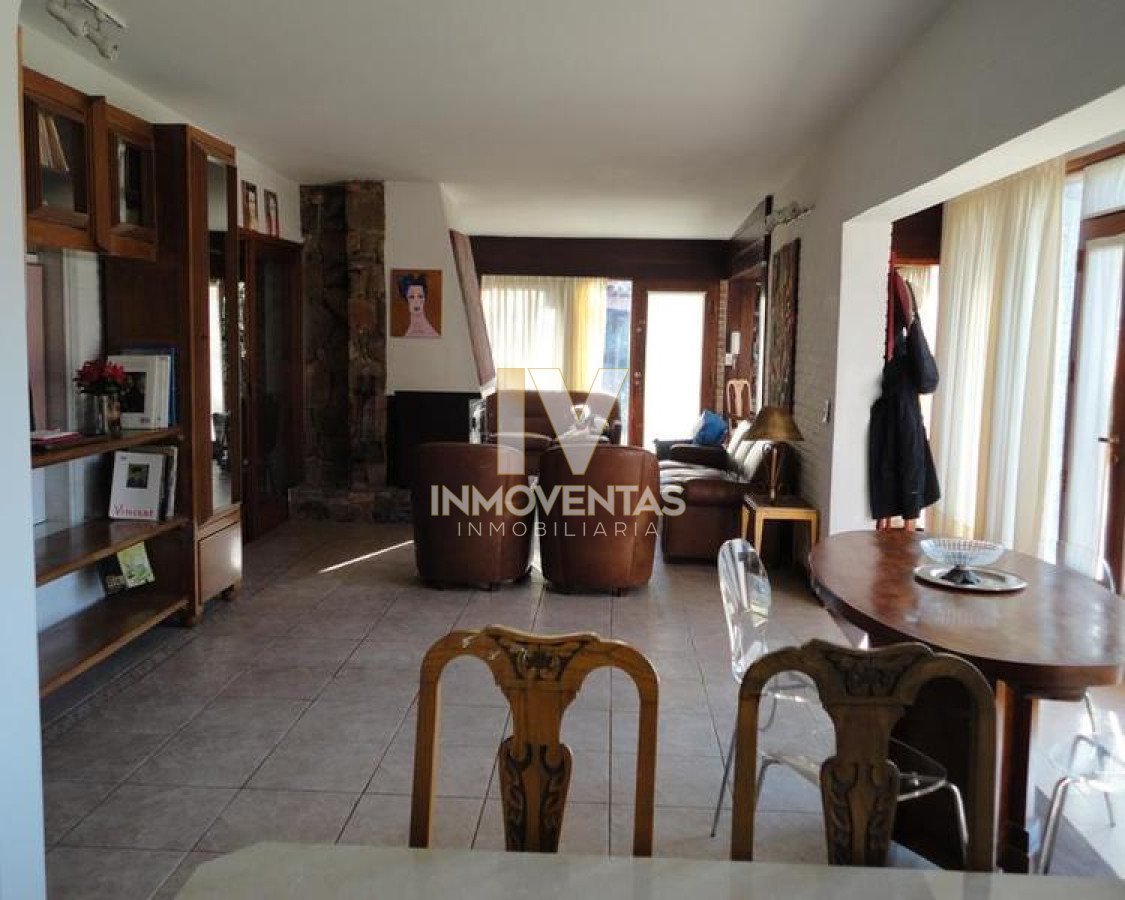 Casa ID.1309 - Venta y alquiler temporario de gran casa en Pinares a una cuadra de la Playa