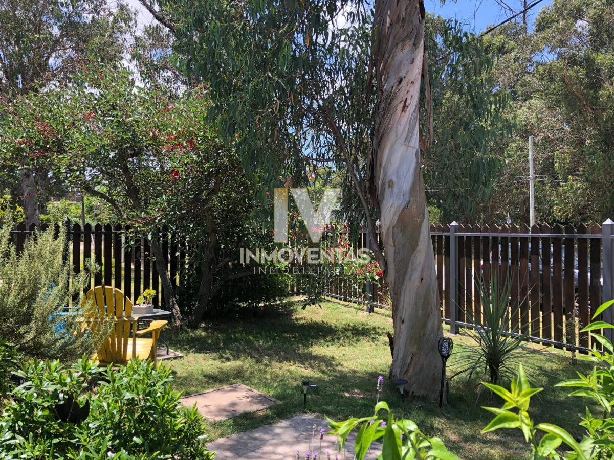 Casa ID.4781 - Casa en Venta de 2 Dormitorios a pocos metros de Playa Mansa - Pinares Punta del Este