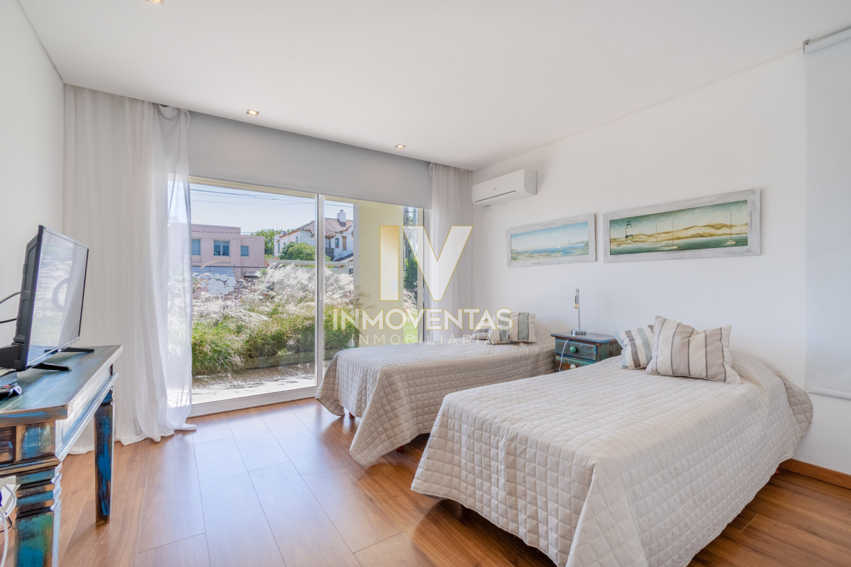 Casa ID.4713 - Casa en el Puerto de Punta del Este en Venta