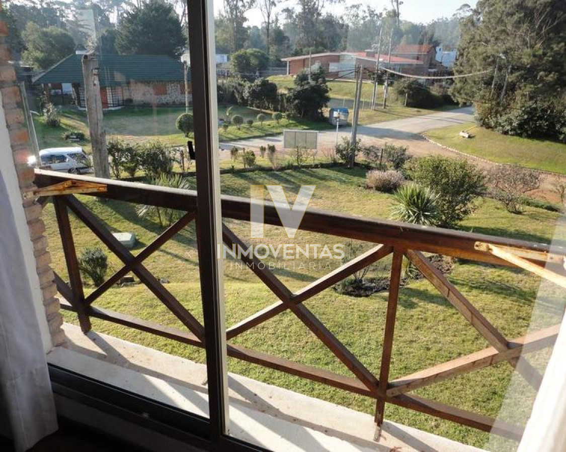 Casa ID.1309 - Venta y alquiler temporario de gran casa en Pinares a una cuadra de la Playa