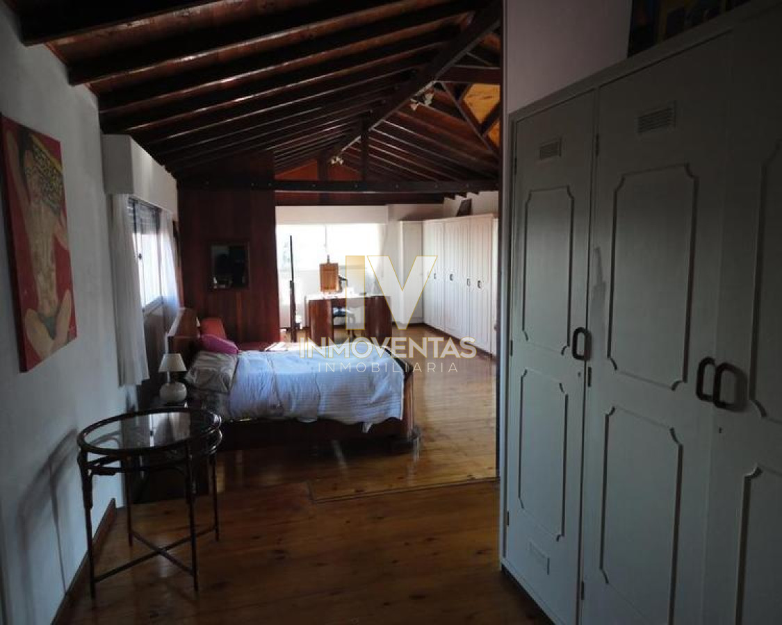 Casa ID.1309 - Venta y alquiler temporario de gran casa en Pinares a una cuadra de la Playa