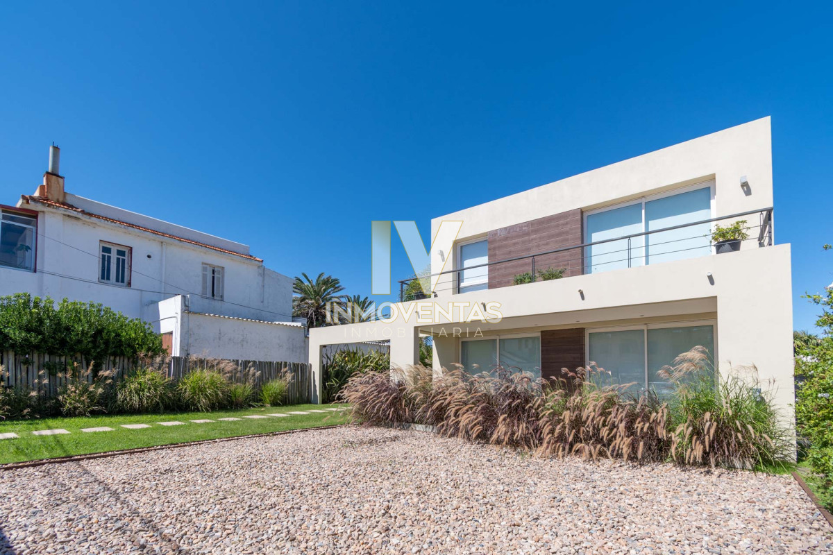 Casa ID.4713 - Casa en el Puerto de Punta del Este en Venta