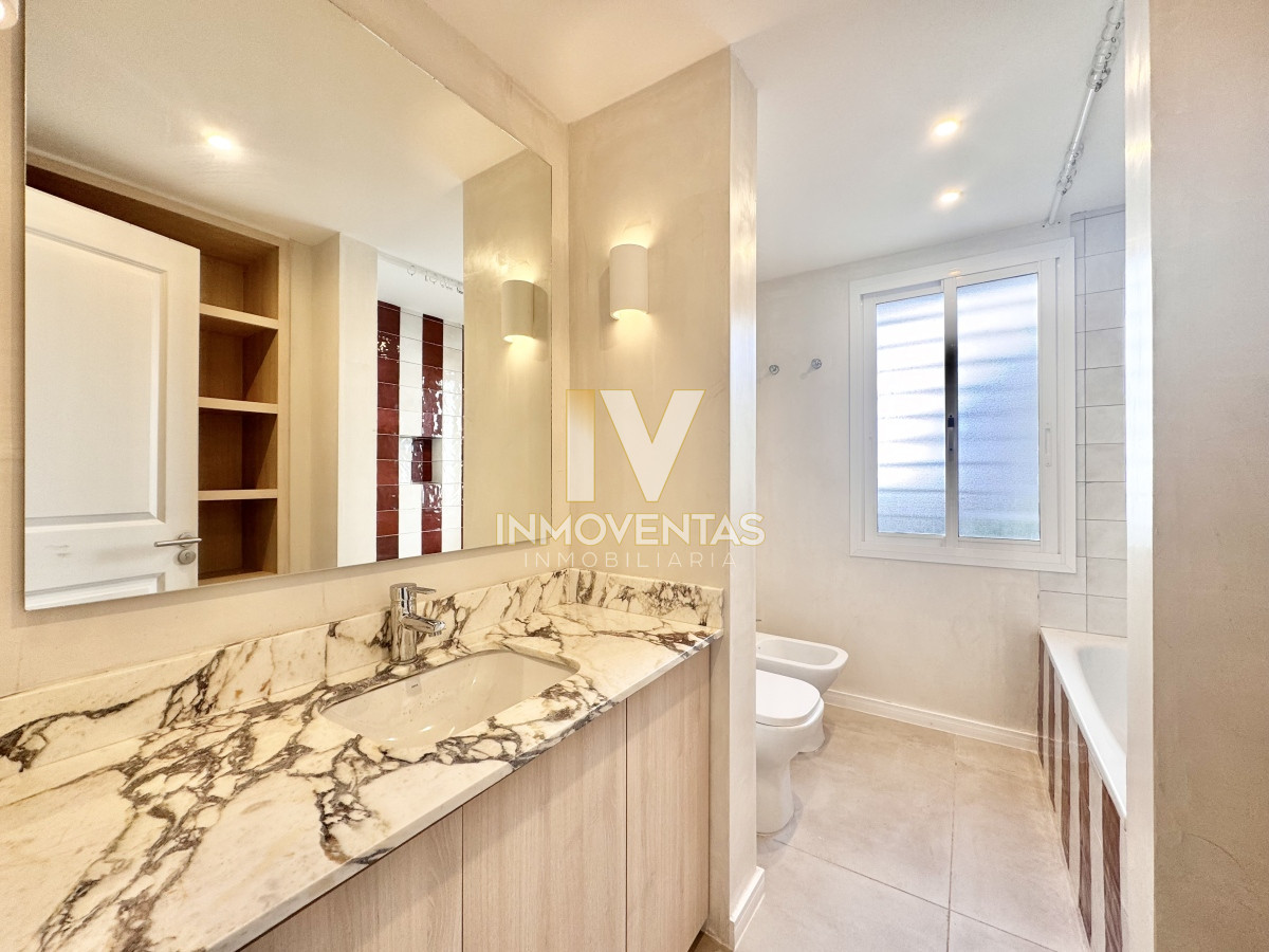 Casa ID.4716 - Casa de 4 dormitorios en venta en Península, Punta del Este.