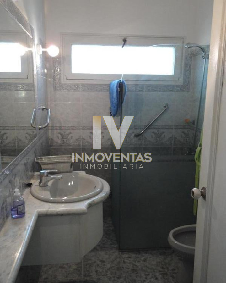 Casa ID.1309 - Venta y alquiler temporario de gran casa en Pinares a una cuadra de la Playa