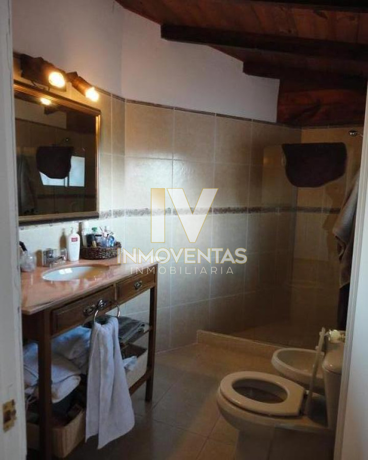 Casa ID.1309 - Venta y alquiler temporario de gran casa en Pinares a una cuadra de la Playa