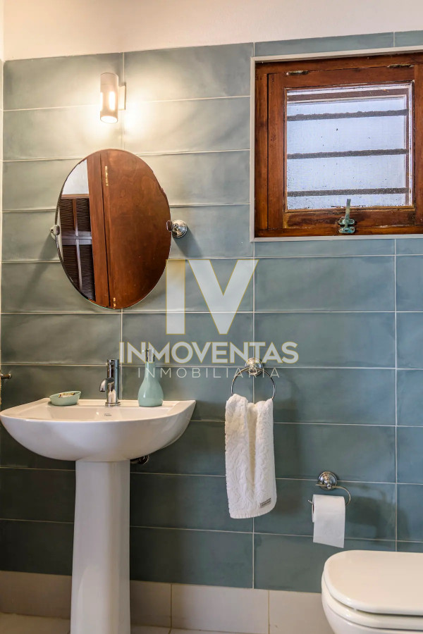 Casa ID.4714 - Casa de seis dormitorios en primera linea frente al mar en Península de Punta del Este