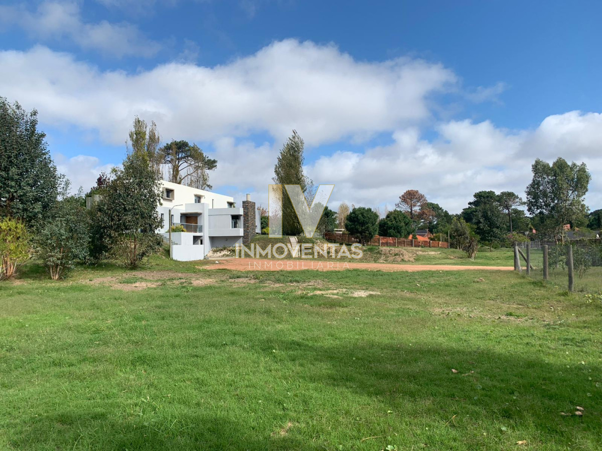 Terreno ID.1579 - Lote en venta Barrio Privado La Residence, Punta del Este.