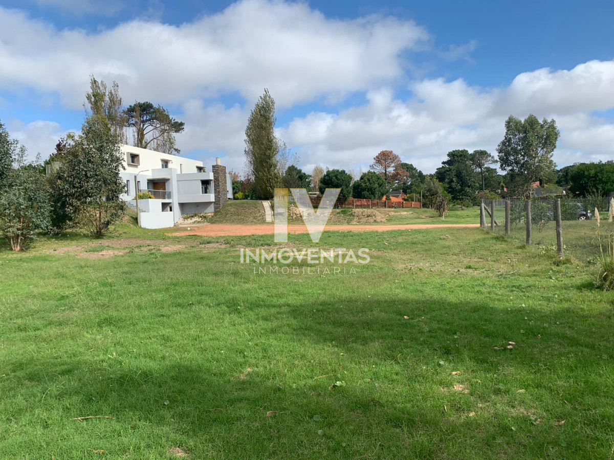 Terreno ID.1579 - Lote en venta Barrio Privado La Residence, Punta del Este.