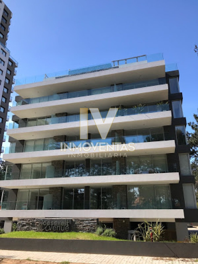 Apartamento ID.1336 - Moderno Apartamento de Dos Dormitorios con Balcón en Venta - Punta del Este