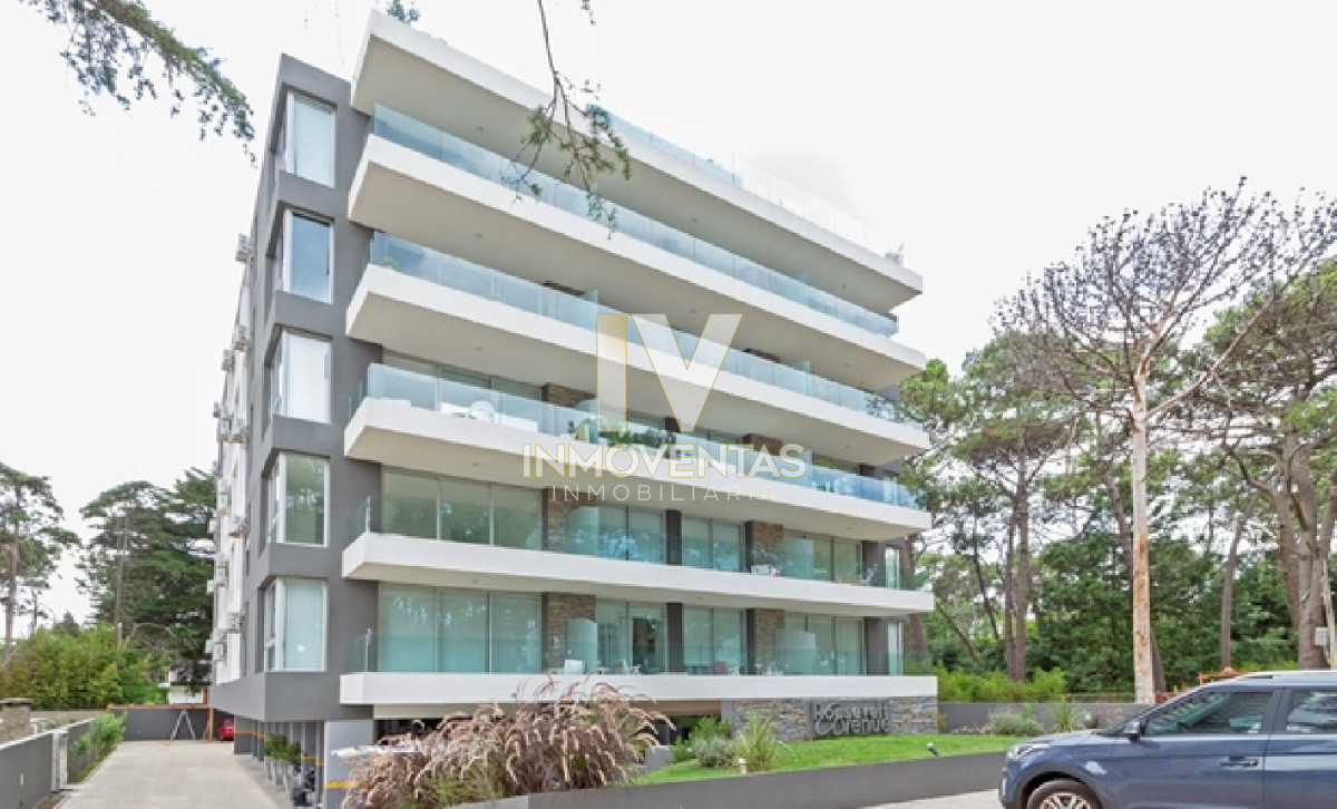 Apartamento ID.1336 - Moderno Apartamento de Dos Dormitorios con Balcón en Venta - Punta del Este