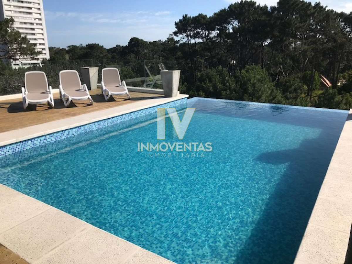 Apartamento ID.1336 - Moderno Apartamento de Dos Dormitorios con Balcón en Venta - Punta del Este