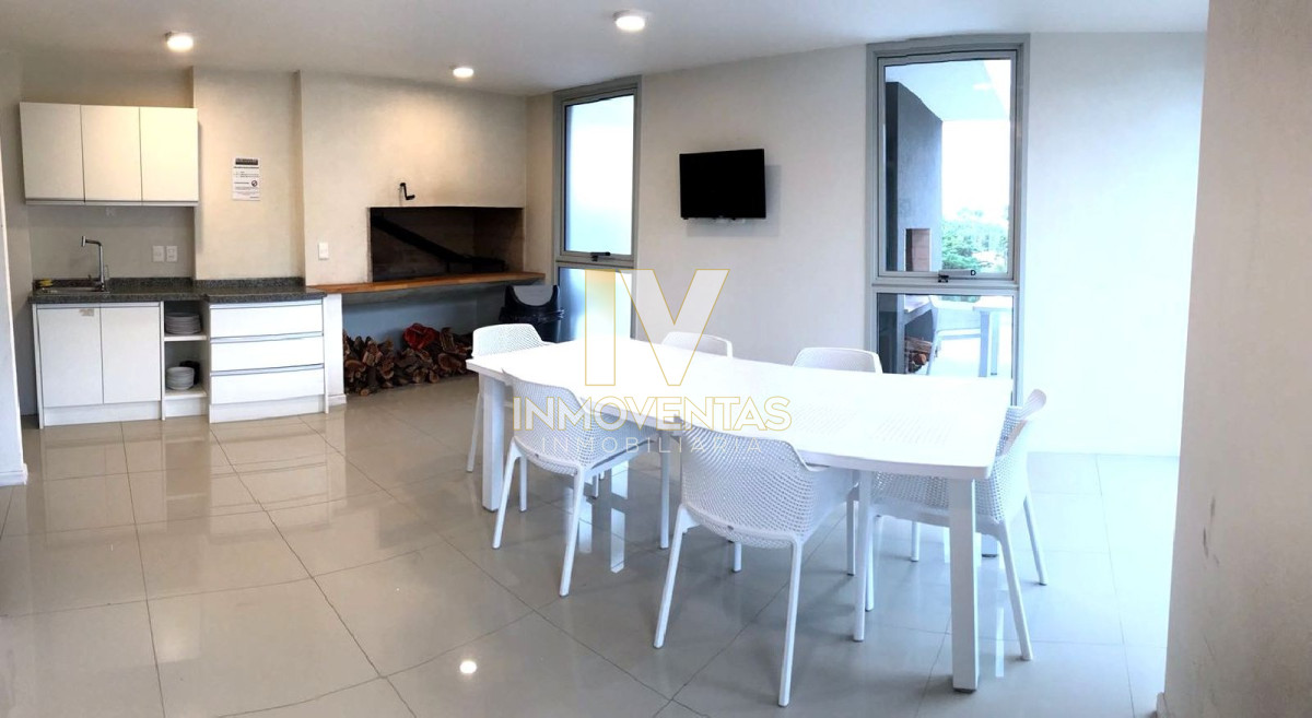 Apartamento ID.1336 - Moderno Apartamento de Dos Dormitorios con Balcón en Venta - Punta del Este