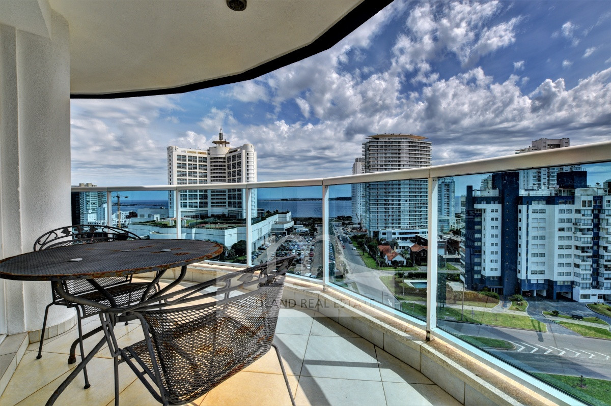 Apartamento ID.246 - Casino Tower Departamento en Venta