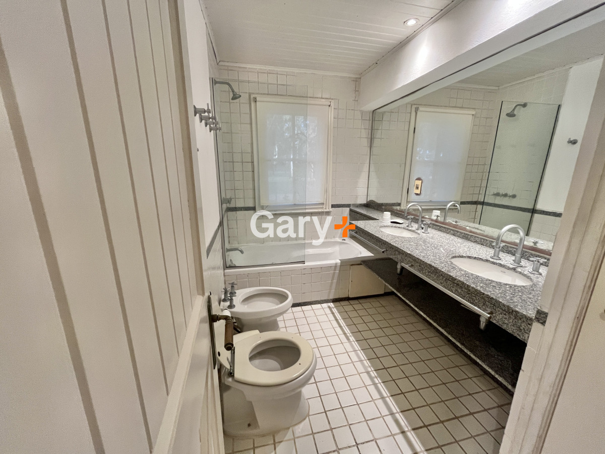 Casa ID.25795 - Casa en Venta Barrio Laguna Blanca Punta del Este Cuatro Dormitorios