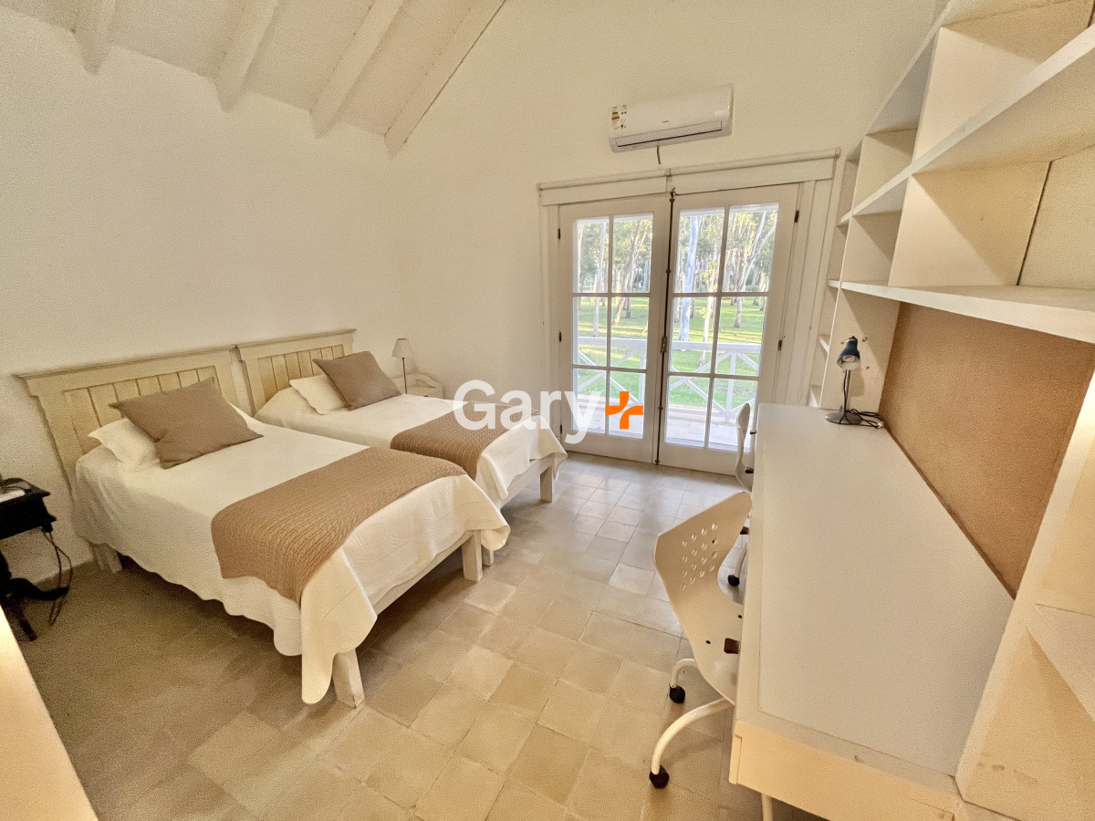 Casa ID.25795 - Casa en Venta Barrio Laguna Blanca Punta del Este Cuatro Dormitorios