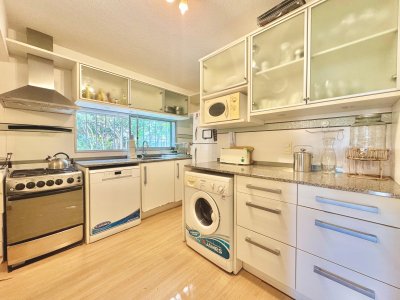 Mansa,primera línea, departamento de 3 dormitorios  - LAT3582A