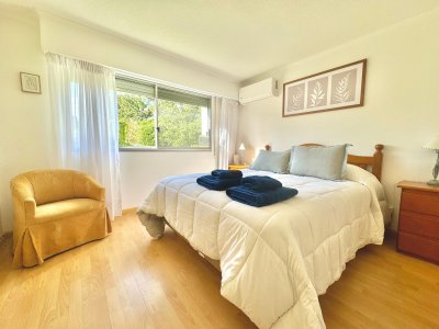 Mansa,primera línea, departamento de 3 dormitorios  - LAT3582A